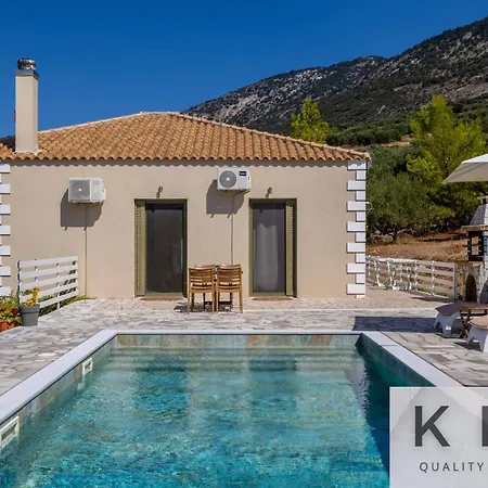 Skoumas Surrounded By Olive Trees! Villa *
